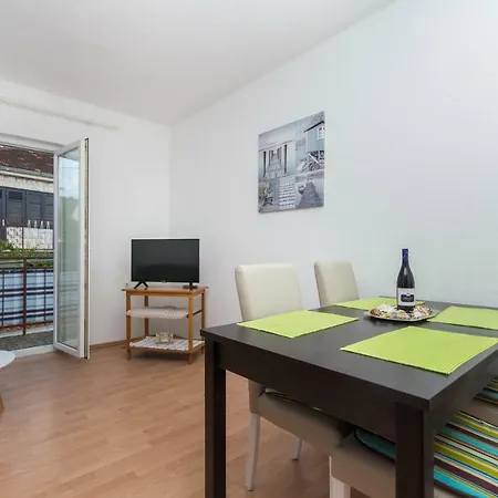 New Sunny For 4 With Terrace & Sea View *