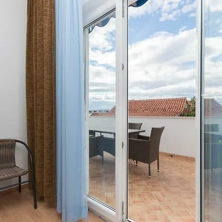 New Sunny For 4 With Terrace & Sea View スペタル